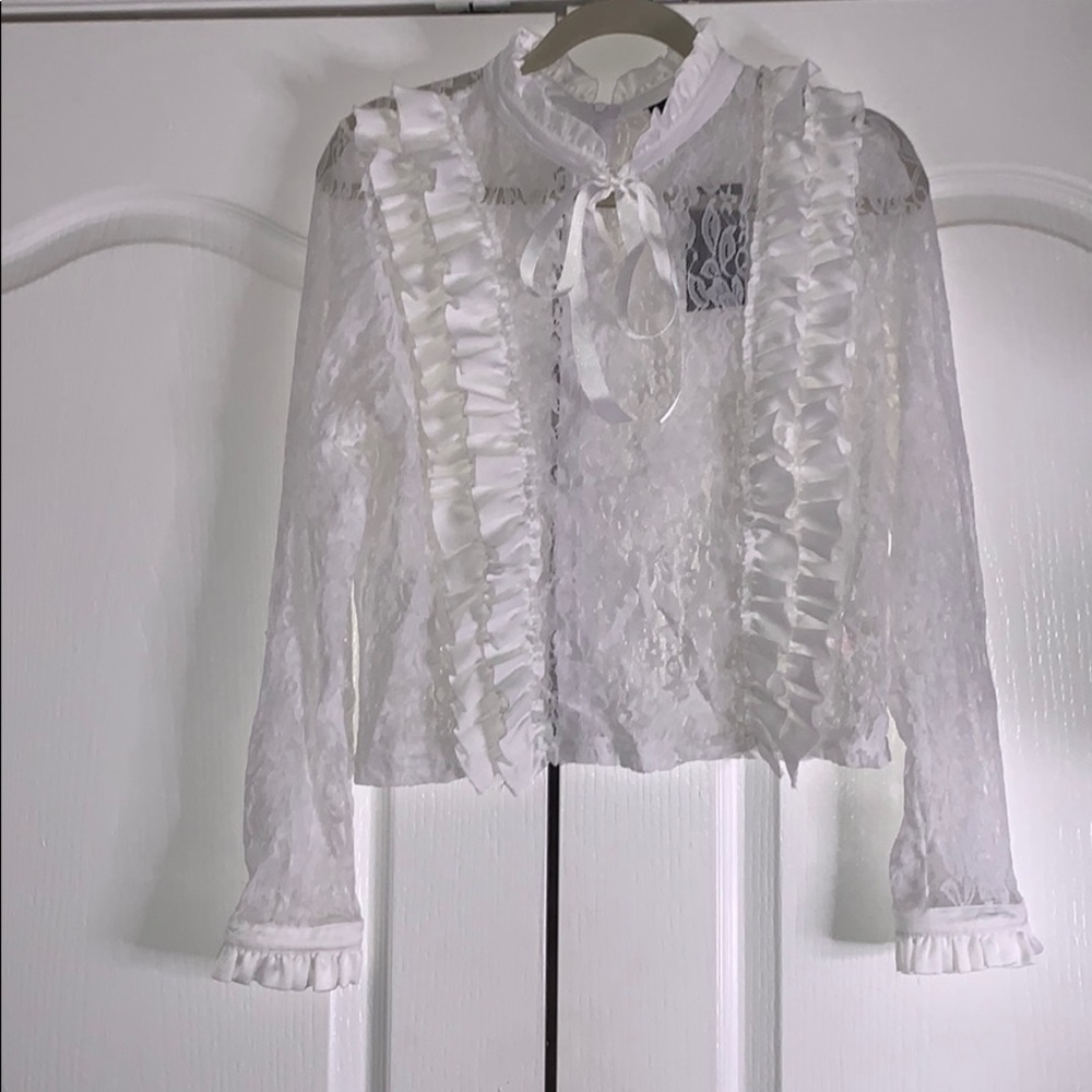 White Long sleeve lace top